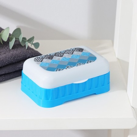 The soap dish is plastic with a lid, 11.5 × 8.5 × 4.5 cm, color mix-6