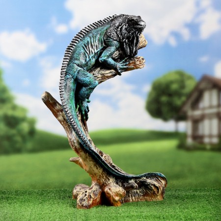 Garden figure "Iguan on the branch" 30x25x55cm