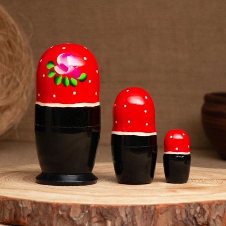 Matryoshka "Strawberry", red scarf, 3 puppet, 10-12 cm-1