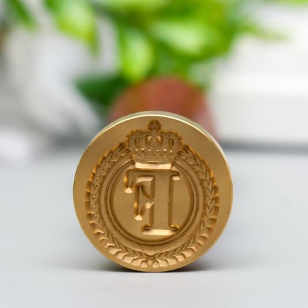 Printing for wax with a wooden handle "Crown with the letter F" 9x2.5x2.5 cm-1