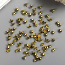 Set of decorative cloves 