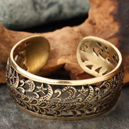 Bracelet wide "wind", brass