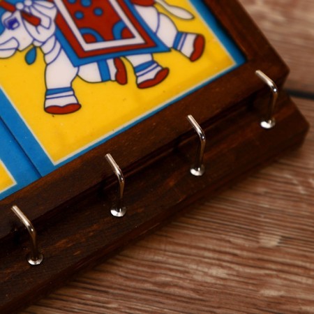 Key with a department for letters "Elephants" wood 21x18 cm-1