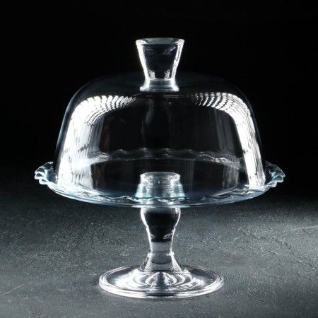 Glass dish with a Patisserie lid