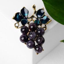 Brooch 