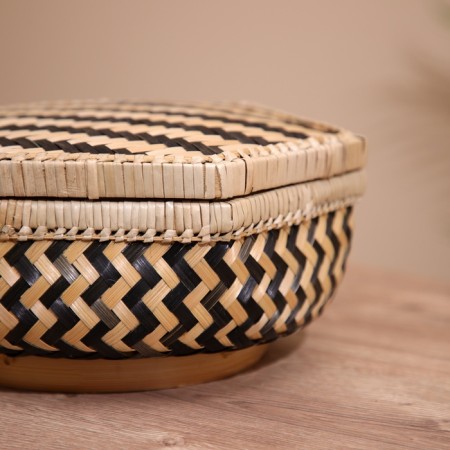 Vase with a lid is weaved, from bamboo 25x20x12 cm-2