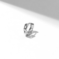 Piercing in the ear (Helix) 