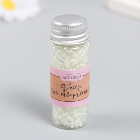 8/0 beads in the bottle "translucent" glows under UV green 20 g 6x2x2 cm