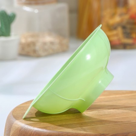 A funnel for cans with a wide neck, d = 15 cm (6.5 cm), color mix-1