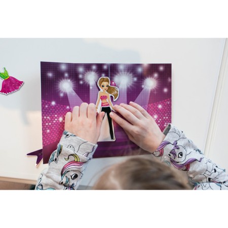 Magnetic game "Dress the doll: super-star"-10