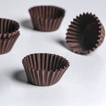 Baking uniform, brown 2.5 x 1.6 cm