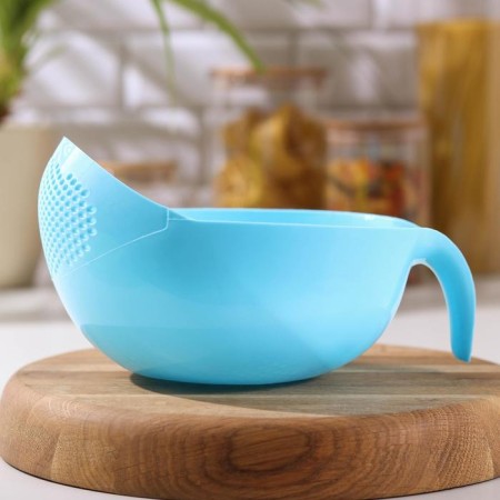 A colander of a kitchen, with a pen, 23 × 18.5 × 13 cm, color mix