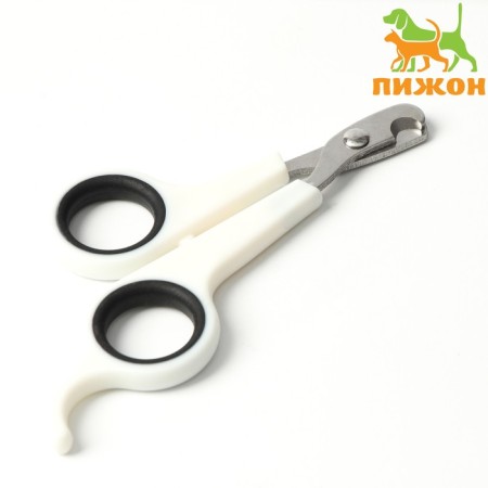 Coger scissors with an emphasis for a finger, a hole of 6 mm, white with black