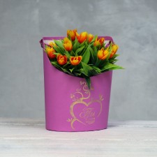 Carriage for flowers, vase oval with embossing 