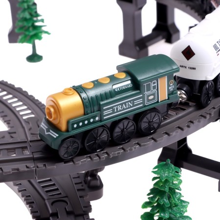 Railway "Lesopilka", nursery, works from batteries-2