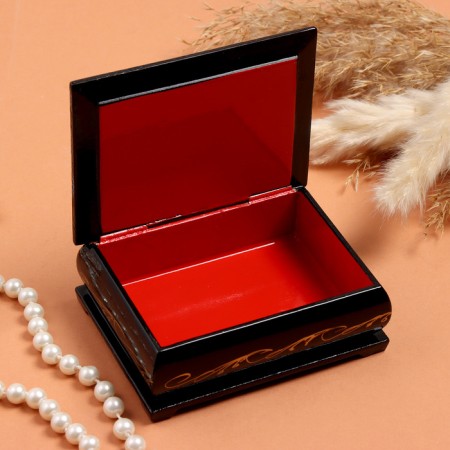The casket "Par of the Cranes", black, 8 × 10.5 cm, lacquer miniature-1