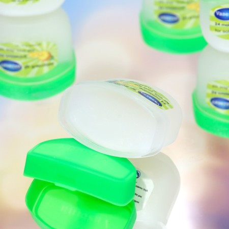 Cosmetic Vaselin for the lips, pineapple-3