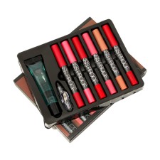 A set of 6 waterproof pencils+lip oil+sharpener