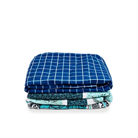 The blanket is a lot of 140x205cm, mix, polyester 200g/m, PE100%-3