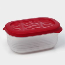 The container is plastic with the lid Flexo, 0.65 l, the color is red