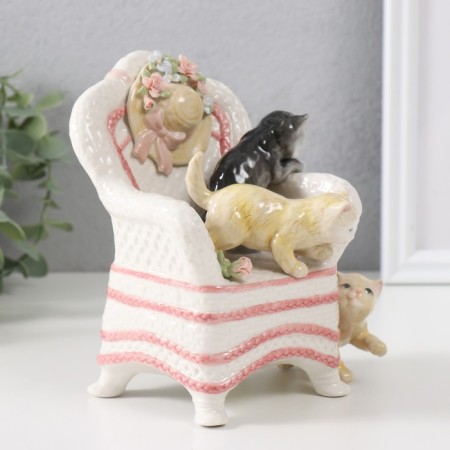 Musical souvenir "kittens in an armchair" 14x13x10.5 cm-3