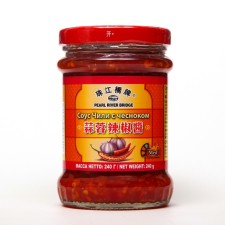 Chile sauce with Pearl River Bridge garlic, 240 g
