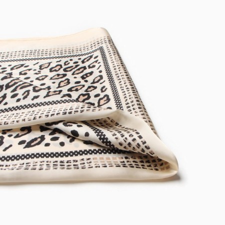 Women's scarf minku 70*70 cm, milk-1