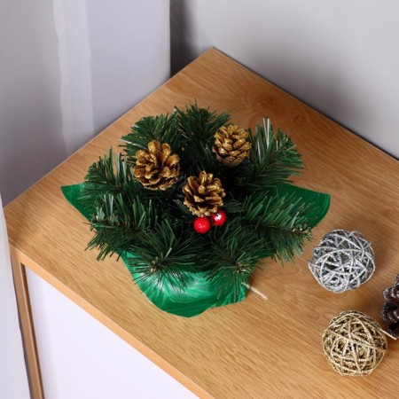 New Year's composition "Bryliy" cones gold+berries 20 cm