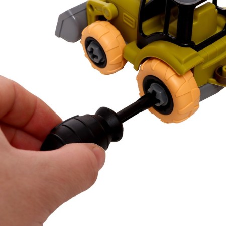 The designer of the screw "Tractor Lesozar", with a screwdriver-5