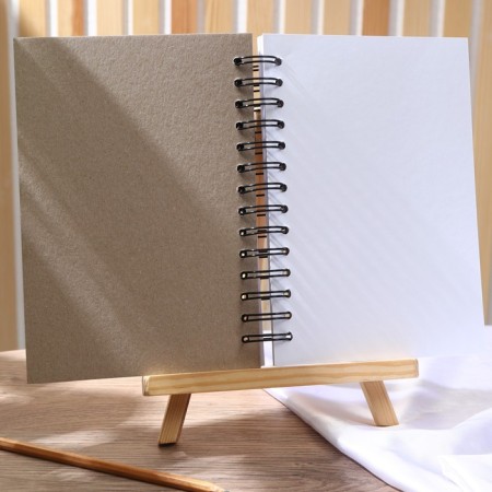 Sketchbook in a solid cover A5, 80 sheets 160 g/m2 "Parrot"-1