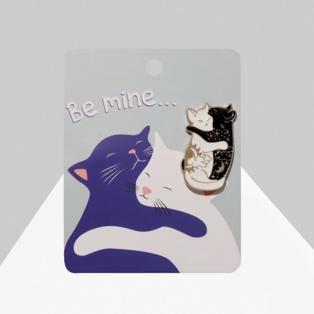 Icon "cats" yin-yang, black and white color in gold-1