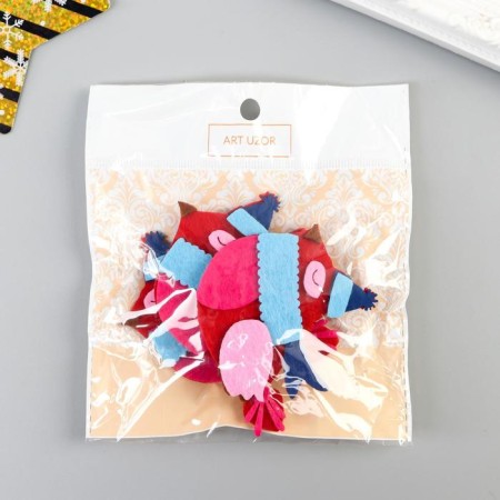 Decor for the work of felt "Tick in a hat and scarf" 6.3x7.2 cm-3