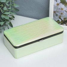Casket to the leatherette for jewelry 