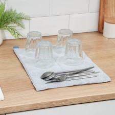Drying rug of dishes of the shade 