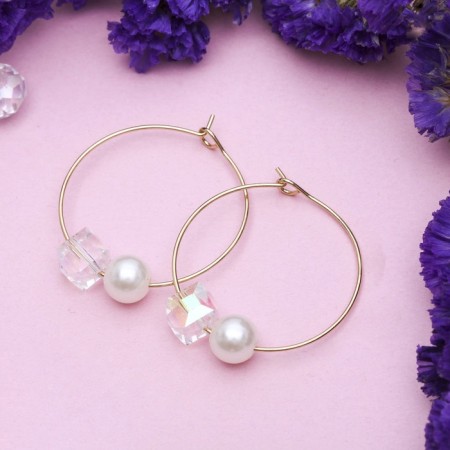 Busin-roller earrings with a rhombus, d = 6 cm, white color in gold-1