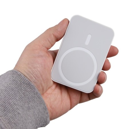 External battery CRR-33, 5000 mAh, 5 W, with the function Magsafe, Lightning, White-5