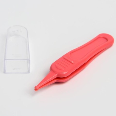 Pinzet for cleaning the nose, childish, with a cap, pink color