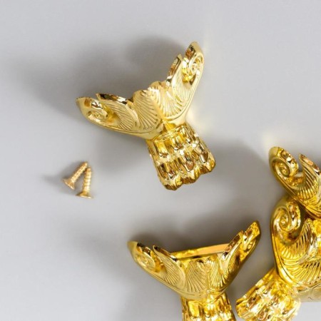 Corner (leg) for the box Plastic "paw" set 4 pcs gold 2.2x2.3 cm