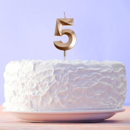 Candle for the cake, number "5", champagne.