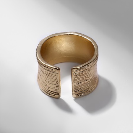 Ring "Trend" is corrugated, the color is gold, dimensionless-2