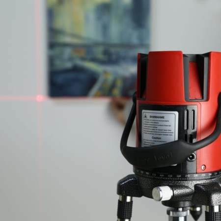 The level of DEKO DKLLL02RB SET 4, self -leveling, case, tripod, 5/8 ", 30 m, ± 3 degrees-2