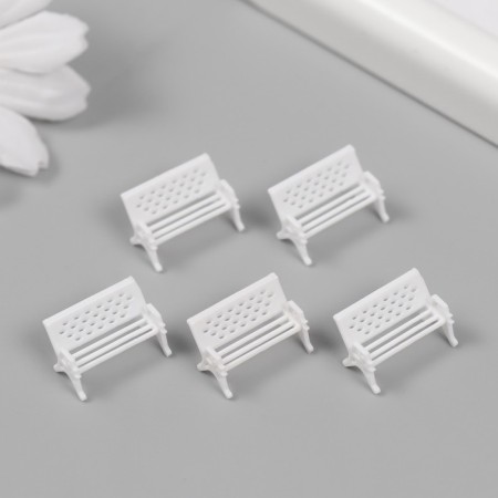 Figure for florarium plastic "Bench" white 1.6 cm-2