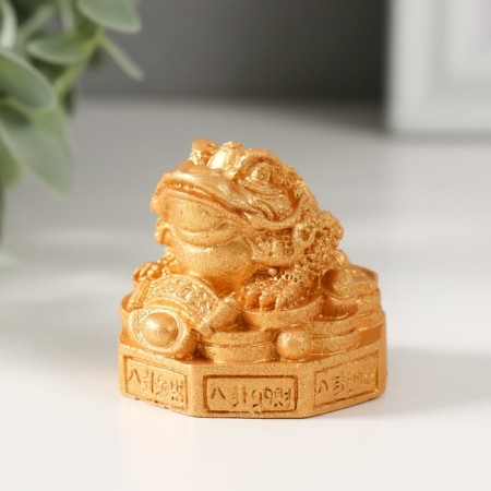 NECKE Polystone for gold "Toad on coins and a pedestal with symbols" 4.2x4.4x4.1 cm