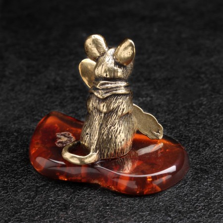 Souvenir "Mouse with a spoon of rake", brass, amber-1