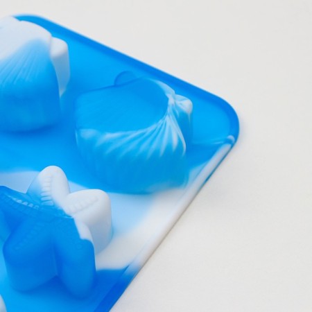 Form for ice and confectionery "shells", 20.1 × 10 cm, h = 2 cm, cell 4 cm, blue color-5