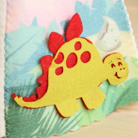 Children's cap with an applique of the dinomage "Rich", felt-2