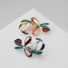 Brooch 