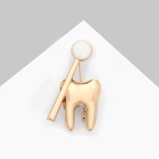 Brooch 
