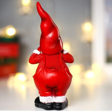 Souvenir Polystone "Grandfather Frost in a cap with a heart and a long beard" 16.8x7.8x5.5 cm-3