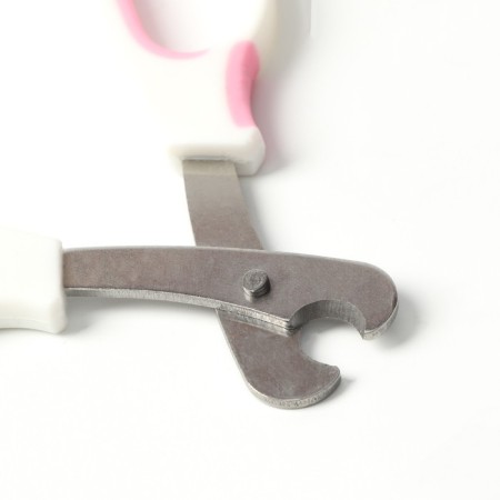 Middle scissors are medium with an emphasis for a finger, white with pink-2